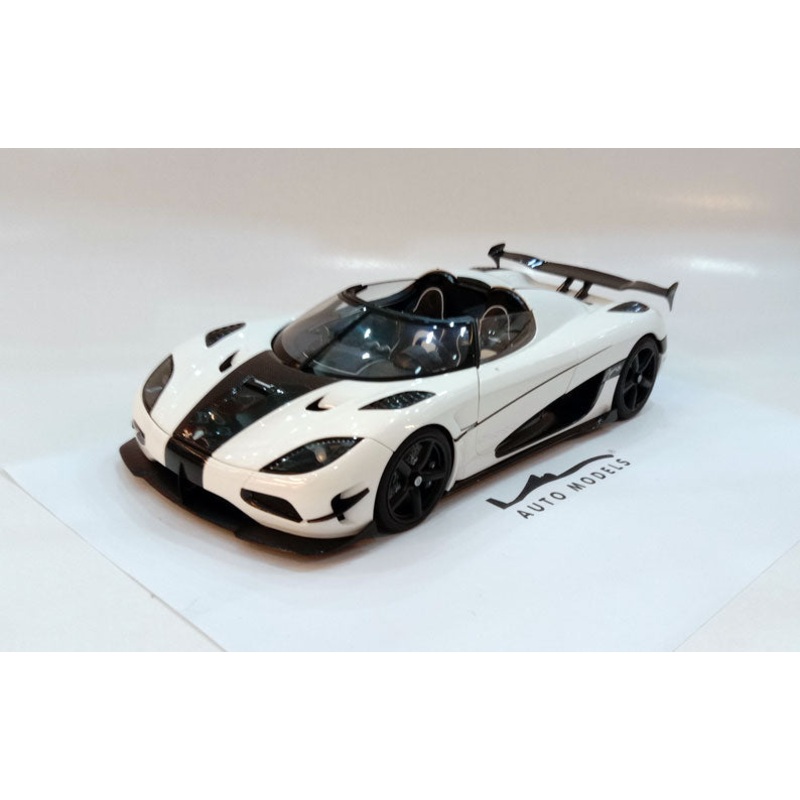 Autoart Koenigsegg Agera RS White Black Accents