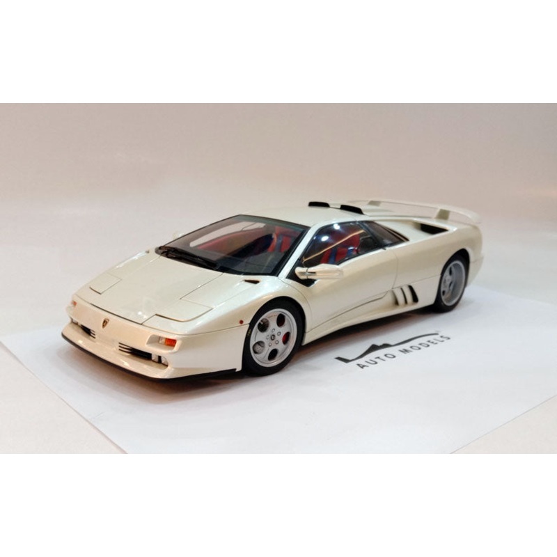 Autoart Lamborghini Diablo SE30 Jota Pearl White