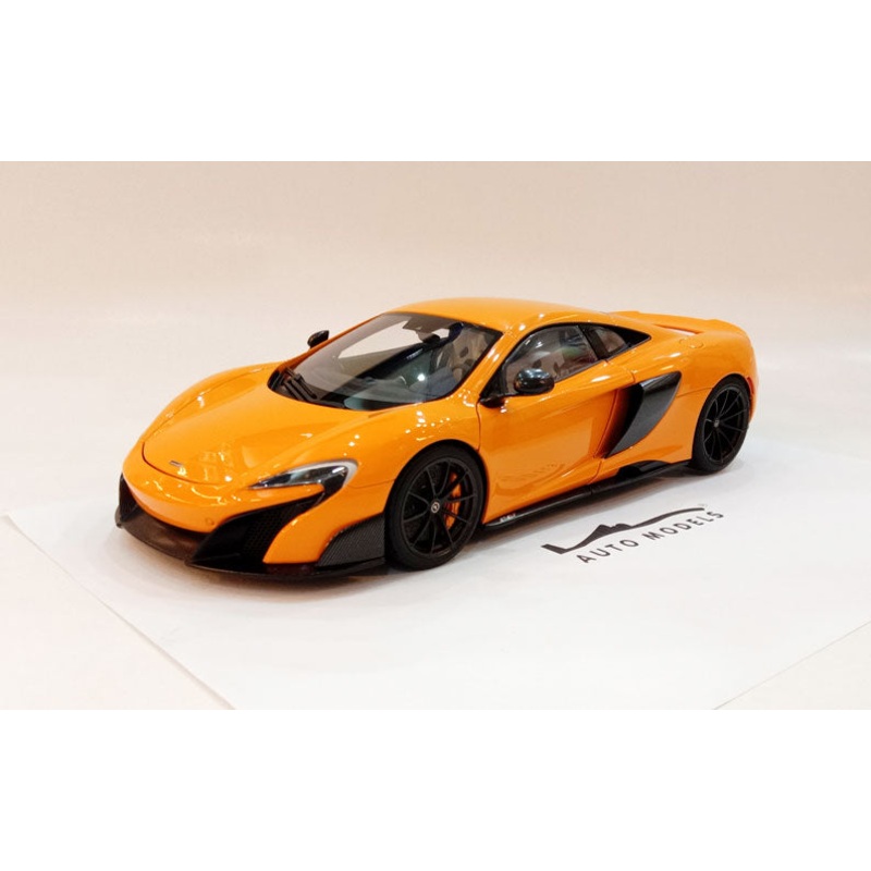 Autoart McLaren 675 LT McLaren Orange