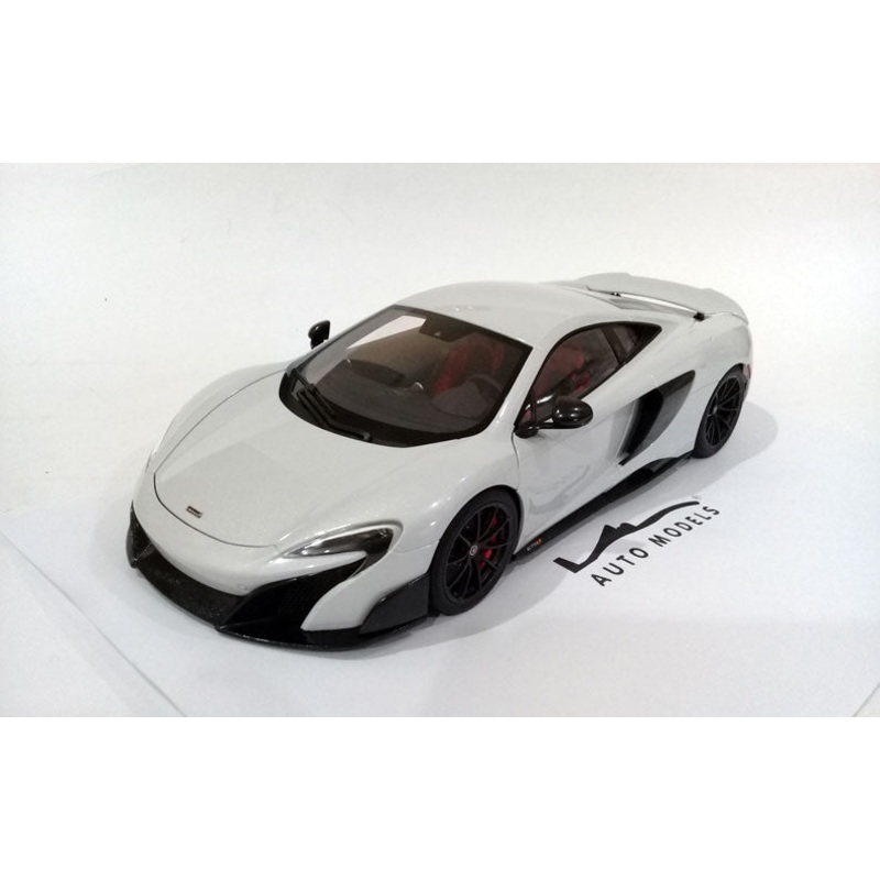 Autoart McLaren 675 LT Silica White