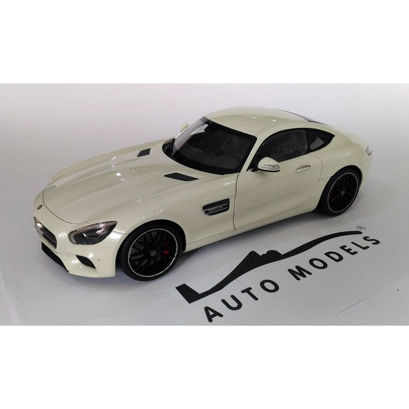 Autoart Mercedes Benz AMG GT S Designo Diamond White Bright
