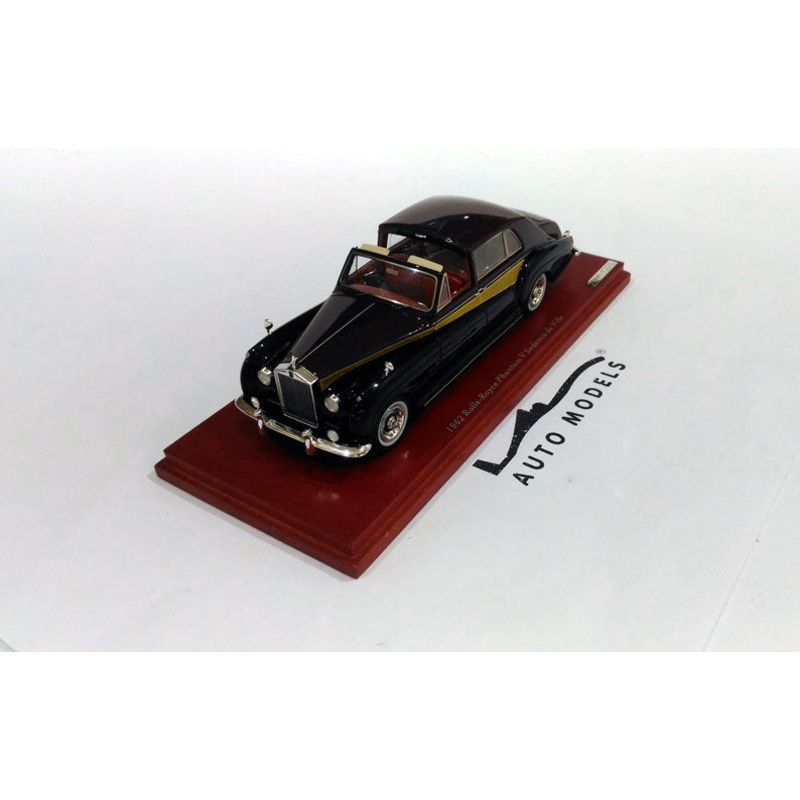 True Scale Model Rolls Royce Phantom V Sedanca De Ville Half Roadster Version 4-Door 1962 Bordeaux Black