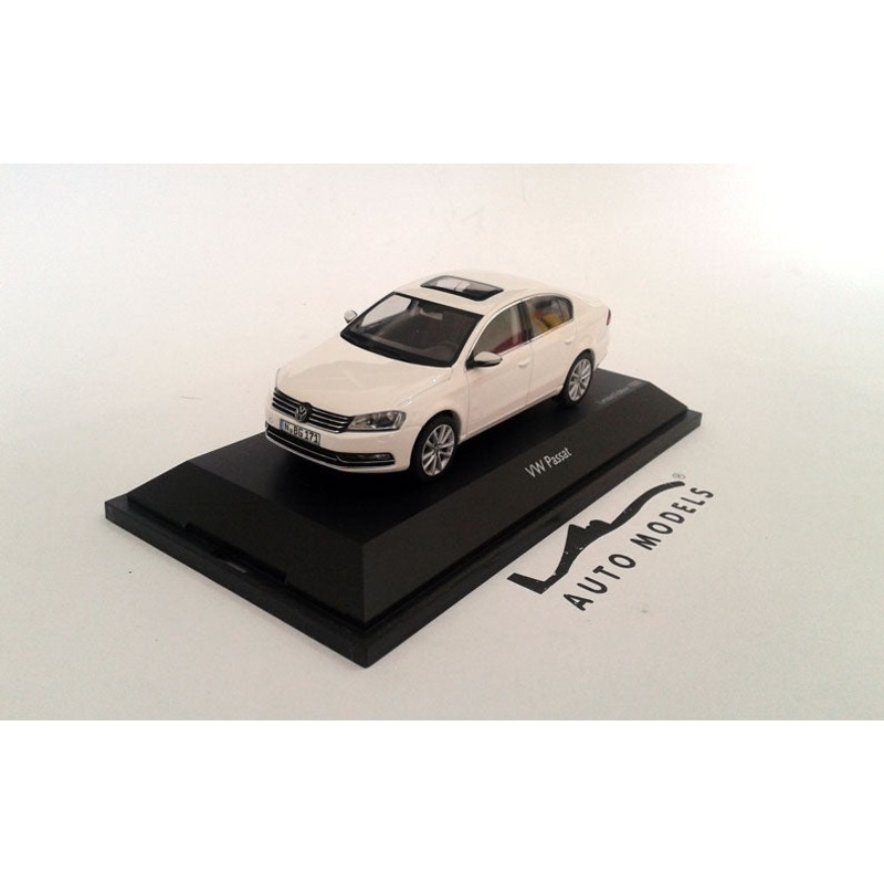Schuco Volkswagen Passat B7 Candy White