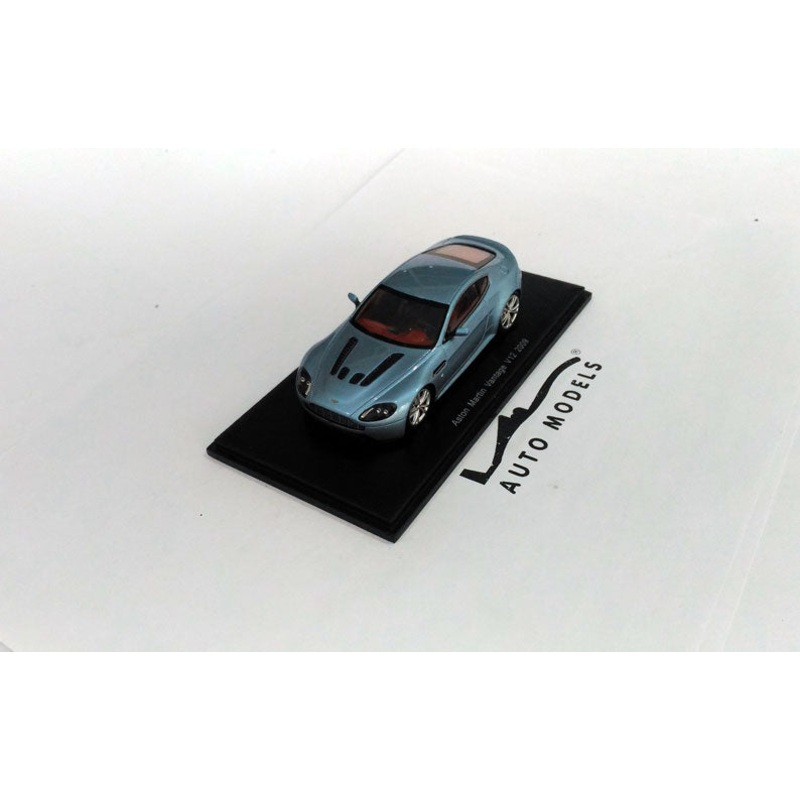 Spark Model Aston Martin Vantage V12 2009 Blue Metallic