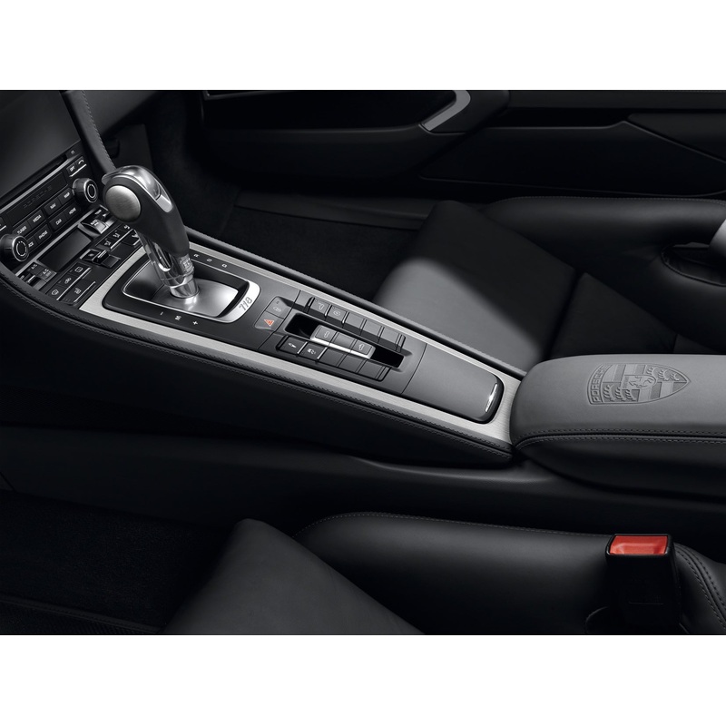 Center console trim in brushed aluminium