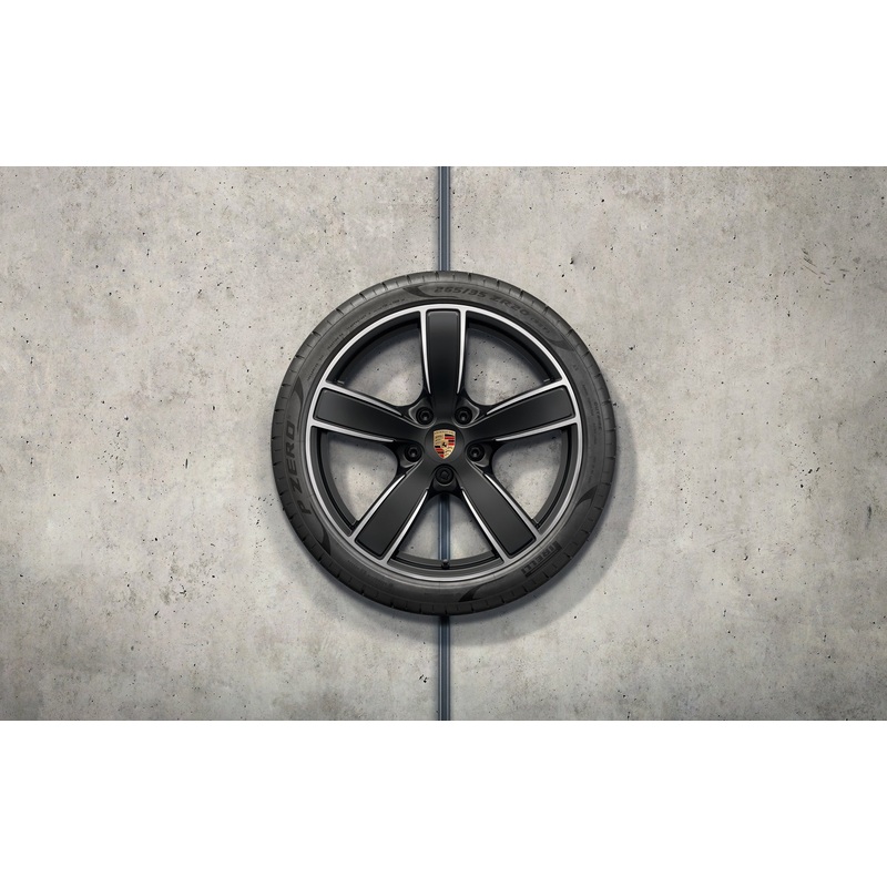 20-inch Carrera Sport summer wheel-and-tire set, painted in Black (satin-gloss)