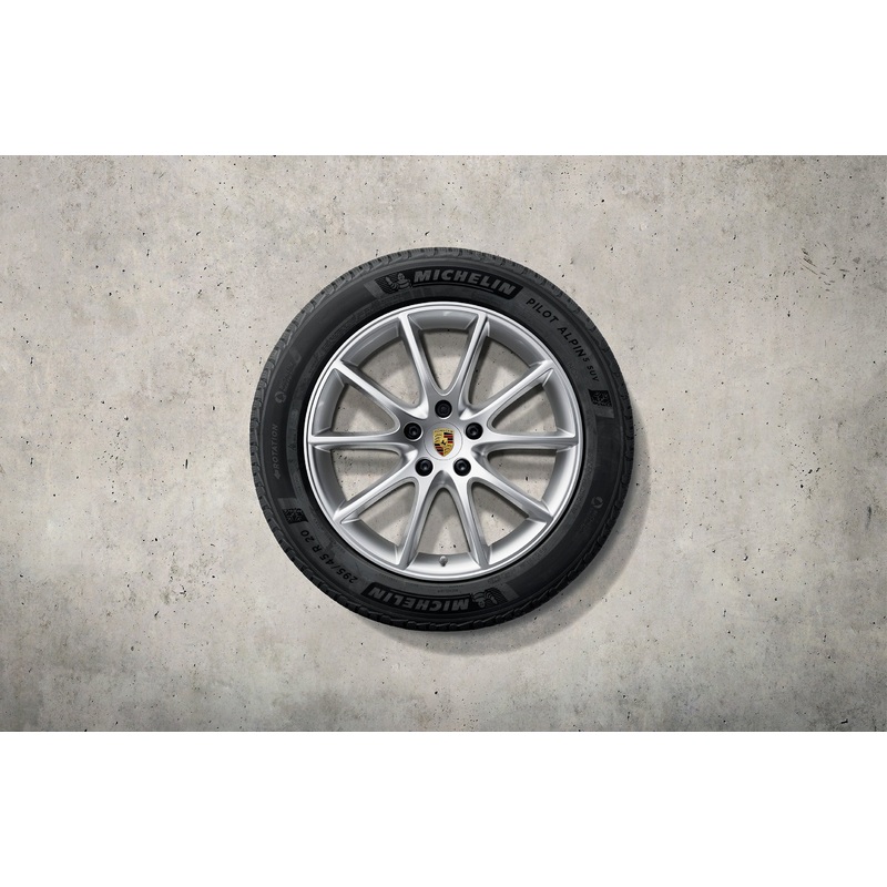 20-inch Cayenne Design winter wheel-and-tire set