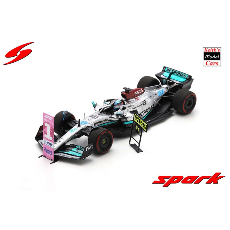 [1/43 Scale] Mercedes-AMG Petronas F1 W13 E Performance – Winner – Brazilian GP 2022 – No.63 George Russell (with Pit and Number Board) by Spark Models