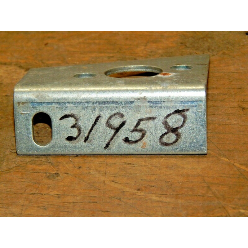 Snapper OEM 7031958YP Muffler Bracket Mounting Clip RER Tecumseh Engine 31958