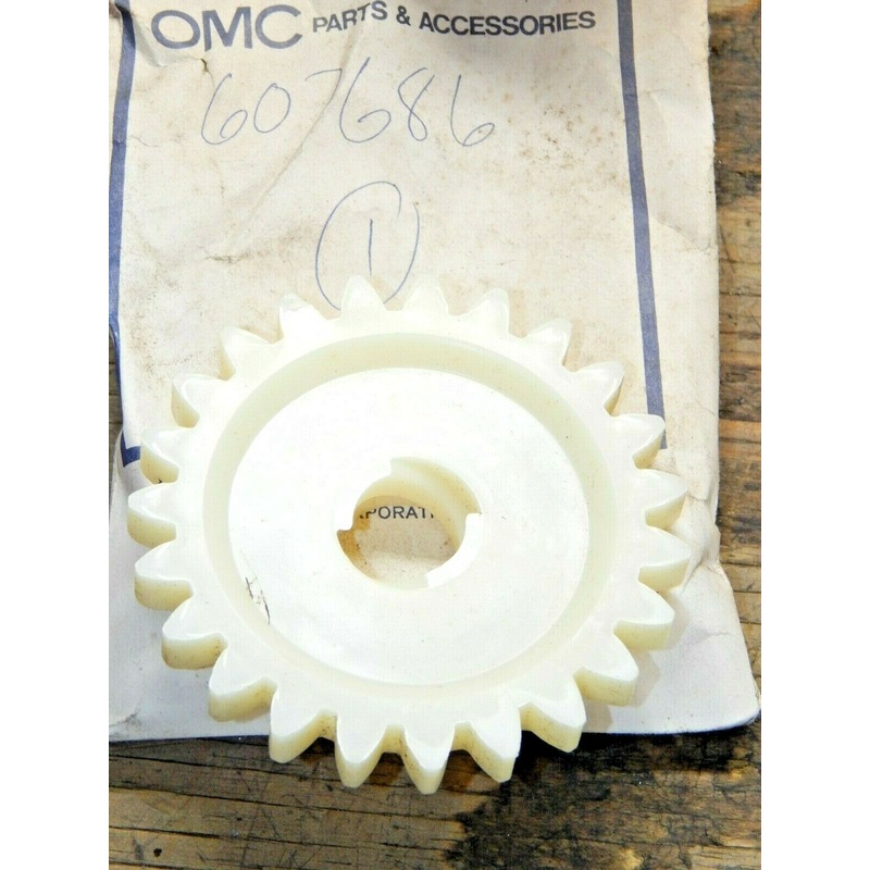 Genuine OEM Lawn-Boy Toro OMC Part 607686 Starter Pinion Gear