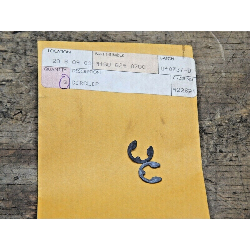 Stihl 015 AV Chain Saw Retaining Retainer Washer E-Clip 9460 624 0700