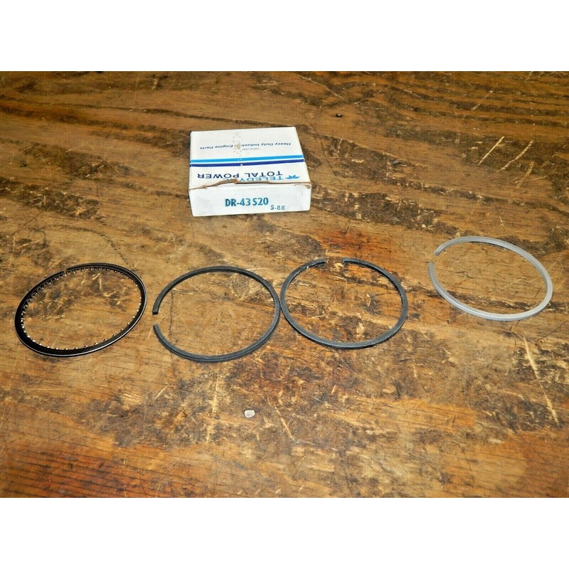 Wisconsin Piston Ring Set DR43S20