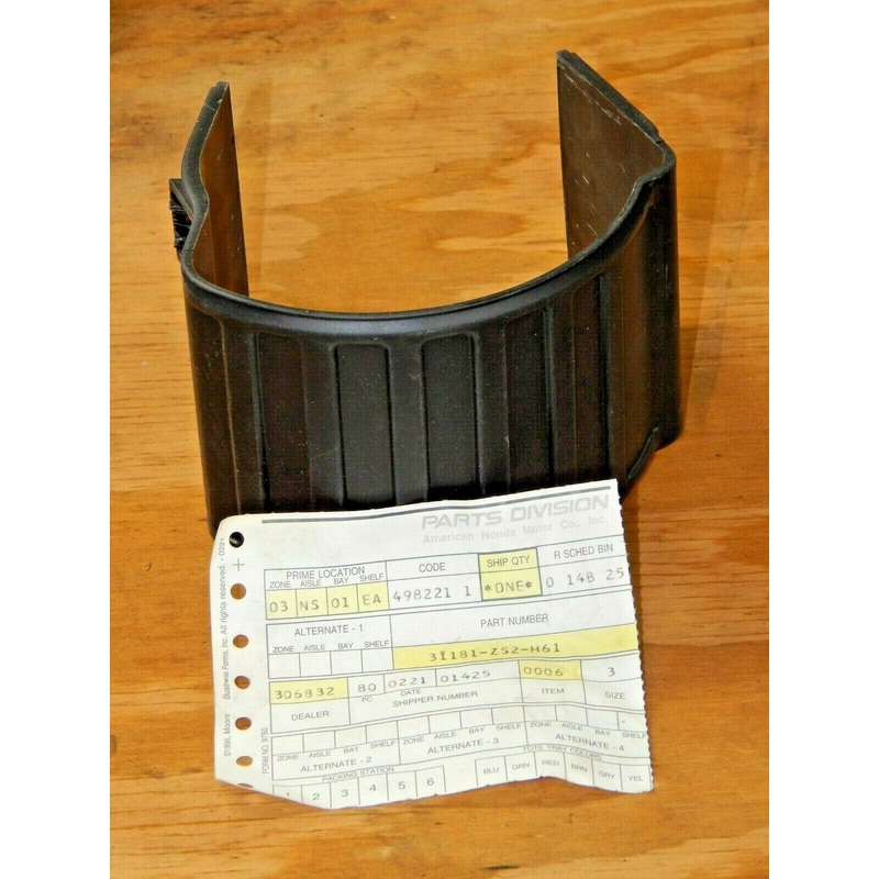 NEW OLD STOCK OEM HONDA 31181-ZS2-H61 COVER R. STATOR