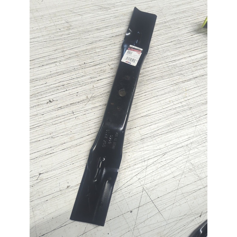 Replacement 22 x 5/8 Right Hand Mulcher Blade Walker 5705-3